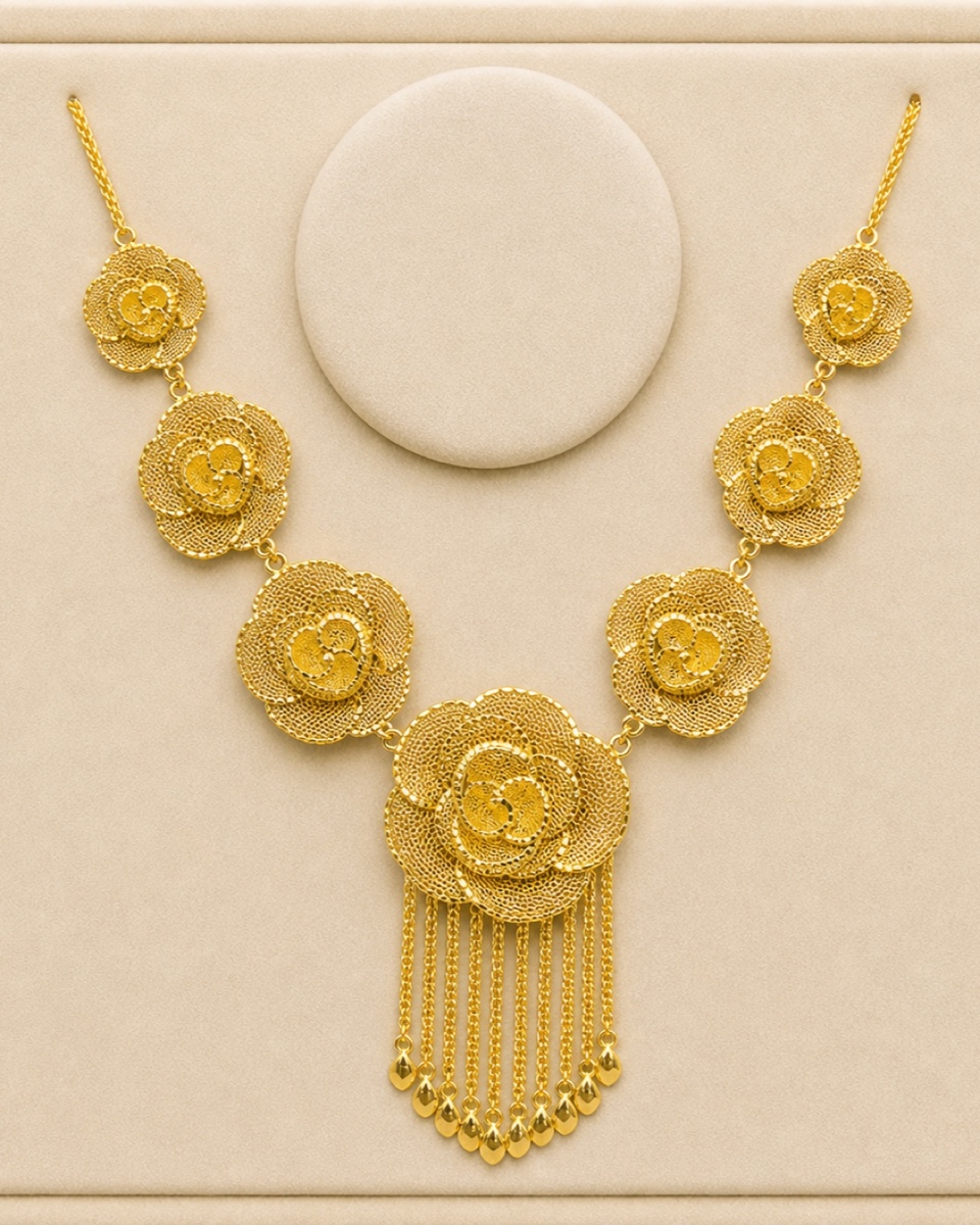 Style reference · Rose cascade necklace