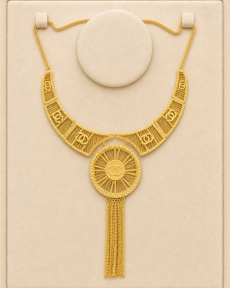 Style reference · Fan collar with medallion tassel